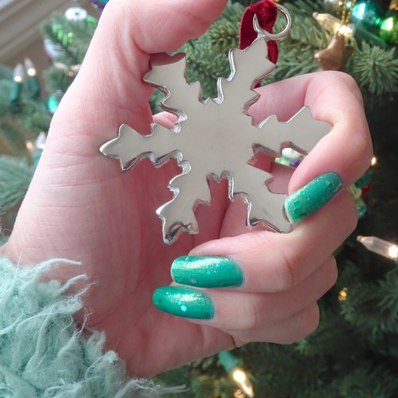 Shiny Silver Metal Snowflake Christmas Xmas Red Velvet Ribbon Holiday Ornament - Picture 7 of 9